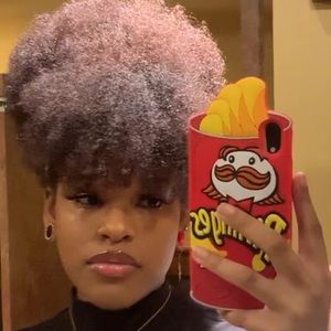 Meet your Posher, Ebony